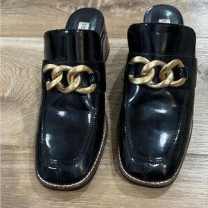 Steve Madden Black Loafers with Gold Chain Detail sz 11